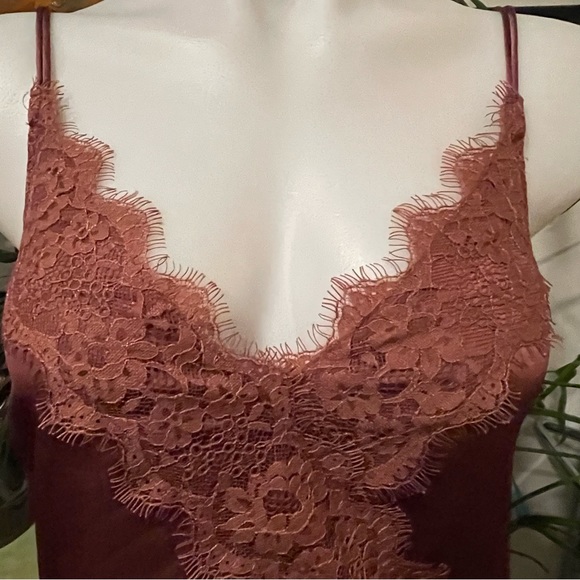 NWT Abercrombie & Fitch satin bodysuit sz XS - Picture 2 of 3